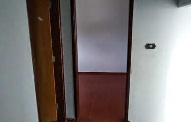 Imagem: O apartamento possui 2 Dormitórios, 1 Banheiro e 1 Vaga na