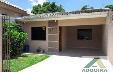 Imagem: A casa possui 2 Dormitórios, 2 Banheiros, 1 Vaga na garagem