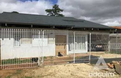 Imagem: A casa possui 3 Dormitórios, 3 Banheiros, 2 Vagas na garagem