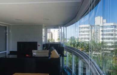 Imagem: O apartamento possui 4 Dormitórios, 1 Banheiro, 3 Vagas na