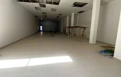 Imagem: O depósito possui 2 Vagas na garagem, 180m² de Área e está