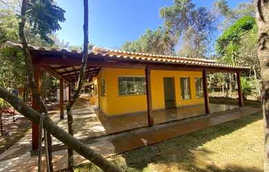 Imagem: A casa em condomínio possui 3 Dormitórios, 2 Banheiros, 5