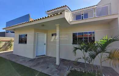 Imagem: A casa possui 4 Dormitórios, 2 Banheiros, 412m² de Área e