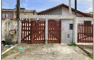 Imagem: A casa possui 1 Dormitório, 1 Banheiro, 1 Vaga na garagem