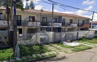 Imagem: A casa possui 3 Dormitórios, 3 Banheiros, 2 Vagas na garagem