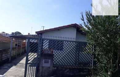 Imagem: A casa possui 2 Dormitórios, 1 Banheiro, 3 Vagas na garagem