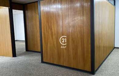 Imagem: O depósito possui 2 Vagas na garagem, 94m² de Área e está