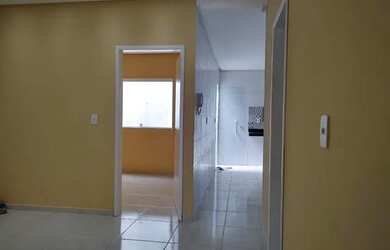 Imagem: A casa possui 2 Dormitórios, 1 Banheiro, 1 Vaga na garagem