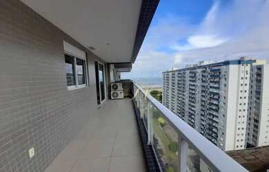 Imagem 4: IMPECÁVEL, ANDAR ALTO! Belíssimo Apartamento com 02 dormitórios, andar alto, sacada na sal