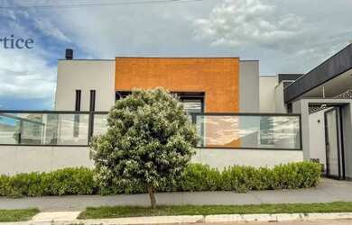 Imagem: A casa à venda possui 3 Dormitórios, 4 Banheiros, 3 Vagas