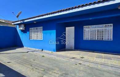 Imagem: A casa possui 3 Dormitórios, 2 Banheiros, 3 Vagas na garagem