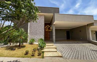 Imagem: A casa em condomínio possui 3 Dormitórios, 3 Banheiros, 4