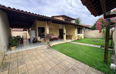 Imagem: A casa possui 3 Dormitórios, 4 Banheiros, 4 Vagas na garagem