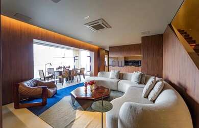 Imagem: O apartamento possui 1 Dormitório, 3 Banheiros, 3 Vagas na