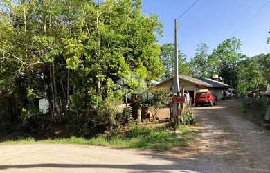 Imagem: A casa possui 1 Dormitório, 1 Banheiro, 2 Vagas na garagem