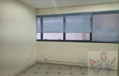 Imagem 13: LOCAÇÃO / VENDA - Sala comercial com 4 ambientes e 2 vagas