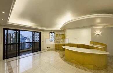 Imagem: O apartamento possui 4 Dormitórios, 3 Banheiros, 3 Vagas na