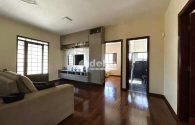 Imagem 3: Casa residencial com 4 quartos sendo 1 suíte disponível para locação...