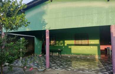 Imagem: A casa possui 3 Dormitórios, 3 Banheiros, 3 Vagas na garagem