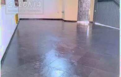 Imagem: A casa possui 4 Dormitórios, 3 Banheiros, 4 Vagas na garagem