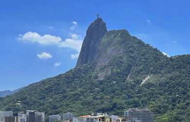 Imagem: O apartamento possui 4 Dormitórios, 4 Banheiros, 2 Vagas na