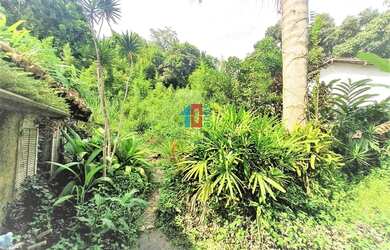 Imagem: O terreno possui 6670m² de Área e está localizado em Freguesia