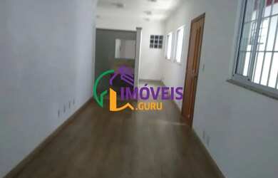 Imagem: A casa possui 3 Dormitórios, 4 Banheiros, 5 Vagas na garagem