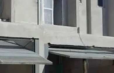 Imagem: A casa possui 3 Dormitórios, 3 Banheiros, 2 Vagas na garagem