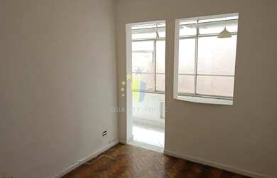 Imagem: O apartamento possui 1 Dormitório, 1 Banheiro, 42m² de Área