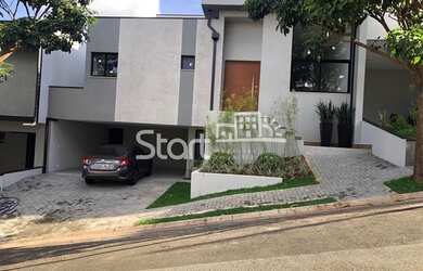 Imagem: A casa em condomínio possui 3 Dormitórios, 4 Banheiros, 4