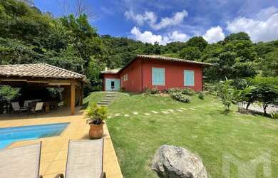 Imagem: A casa em condomínio à venda possui 3 Dormitórios, 2 Banheiros