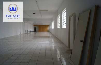 Imagem: O depósito possui 5 Vagas na garagem, 750m² de Área e está