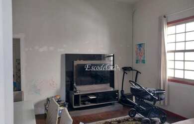 Imagem: A casa possui 2 Dormitórios, 1 Banheiro, 2 Vagas na garagem