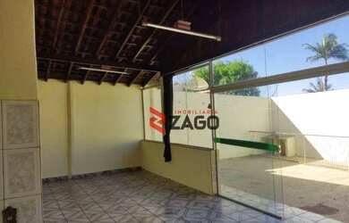 Imagem: A casa possui 3 Dormitórios, 4 Banheiros, 182m² de Área e