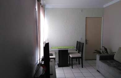 Imagem: O apartamento possui 2 Dormitórios, 1 Banheiro, 1 Vaga na garagem