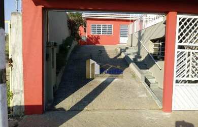 Imagem: A casa possui 2 Dormitórios, 3 Banheiros e 215m² de Área