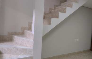 Imagem 15: CASA GEMINADA COM ENTRADA COLETIVA NO XANGRI-LA POR 210MIL