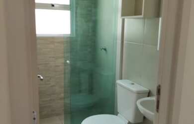 Imagem: O apartamento possui 2 Dormitórios, 1 Banheiro, 1 Vaga na garagem