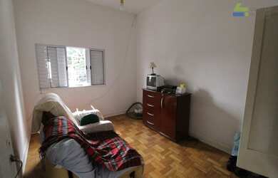 Imagem 11: Sobradão ao lado do metrô