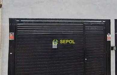 Imagem: O depósito possui 2 Vagas na garagem, 130m² de Área e está