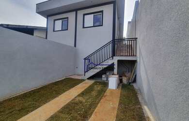 Imagem: A casa possui 2 Dormitórios, 2 Banheiros, 2 Vagas na garagem