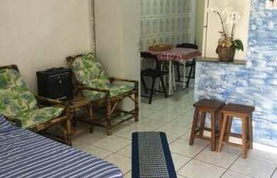 Imagem: A casa possui 1 Dormitório, 1 Banheiro, 1 Vaga na garagem