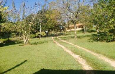 Imagem: A chácara possui 140m² de Área e está localizado em Pinheirinho