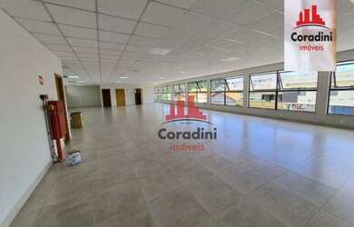 Imagem: O depósito possui 1 Vaga na garagem e 265m² de Área e está