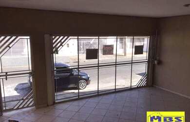 Imagem: A casa possui 3 Dormitórios, 3 Banheiros, 2 Vagas na garagem