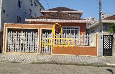 Imagem: A casa possui 5 Dormitórios, 3 Banheiros, 4 Vagas na garagem