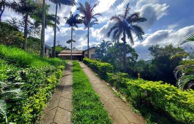 Imagem: A casa em condomínio possui 3 Dormitórios, 3 Banheiros, 5