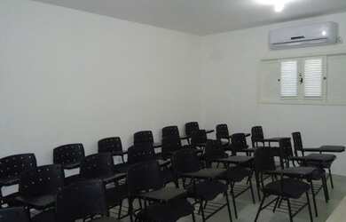 Imagem: O depósito possui 5 Vagas na garagem, 276m² de Área e está