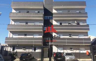 Imagem: O apartamento possui 2 Dormitórios, 1 Banheiro, 2 Vagas na