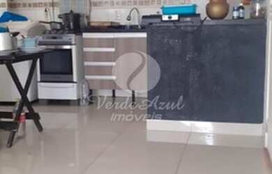 Imagem: O apartamento possui 3 Dormitórios, 1 Banheiro, 1 Vaga na garagem